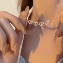 Kit Amor Eterno - Colar Trevo de Coração + Caixa com 6 Rosas